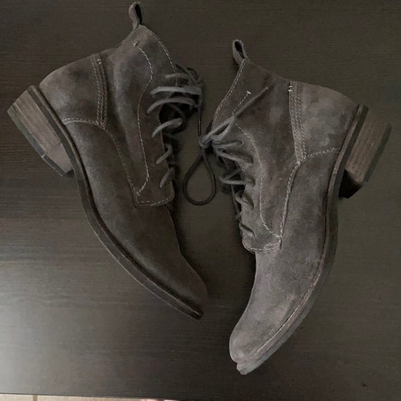 Dolce Vita Seema lace up Grey Suede Booties. Size 8 - Picture 8 of 11
